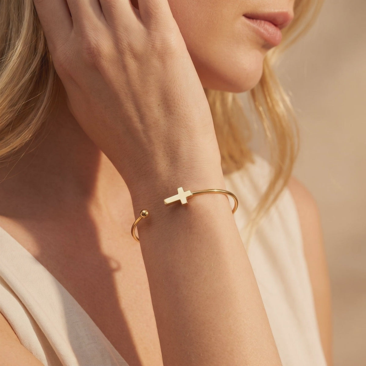 YLQ49817-bracelet lifestyle video