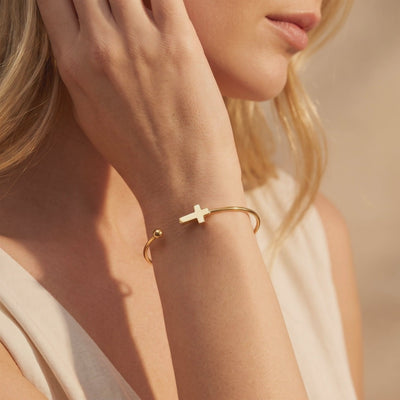 YLQ49817-bracelet lifestyle video