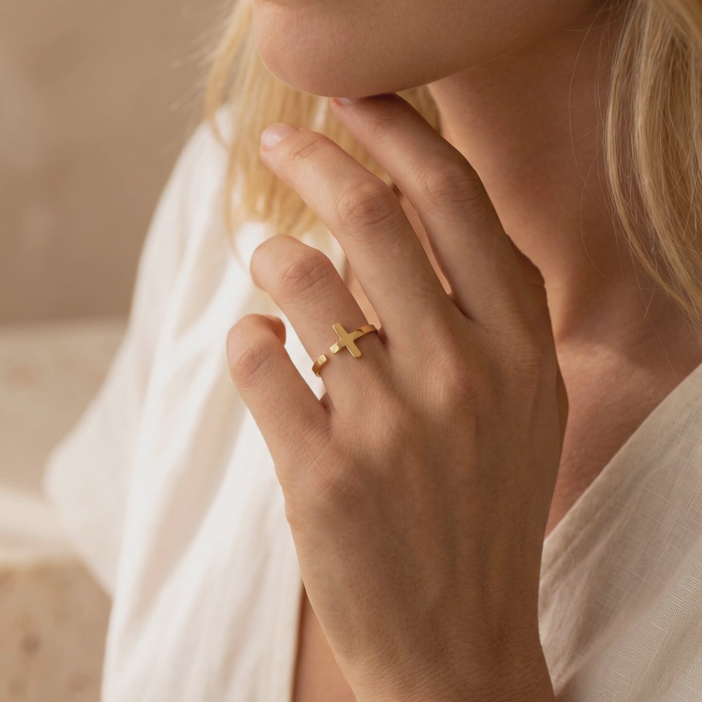 YLQ49620-ring lifestyle video
