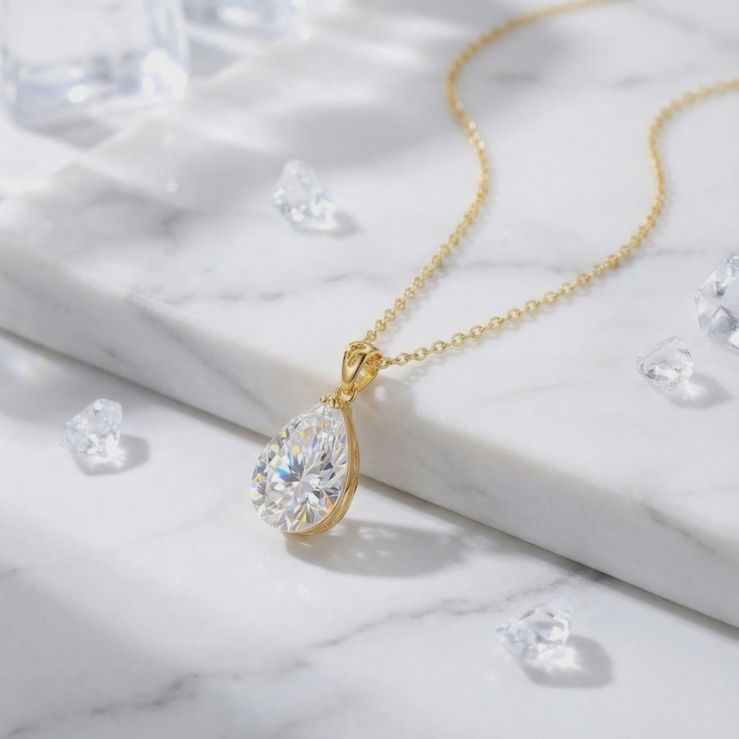 Video showcasing the Elianna Teardrop necklace in solid gold with a pear-cut zirconia.
