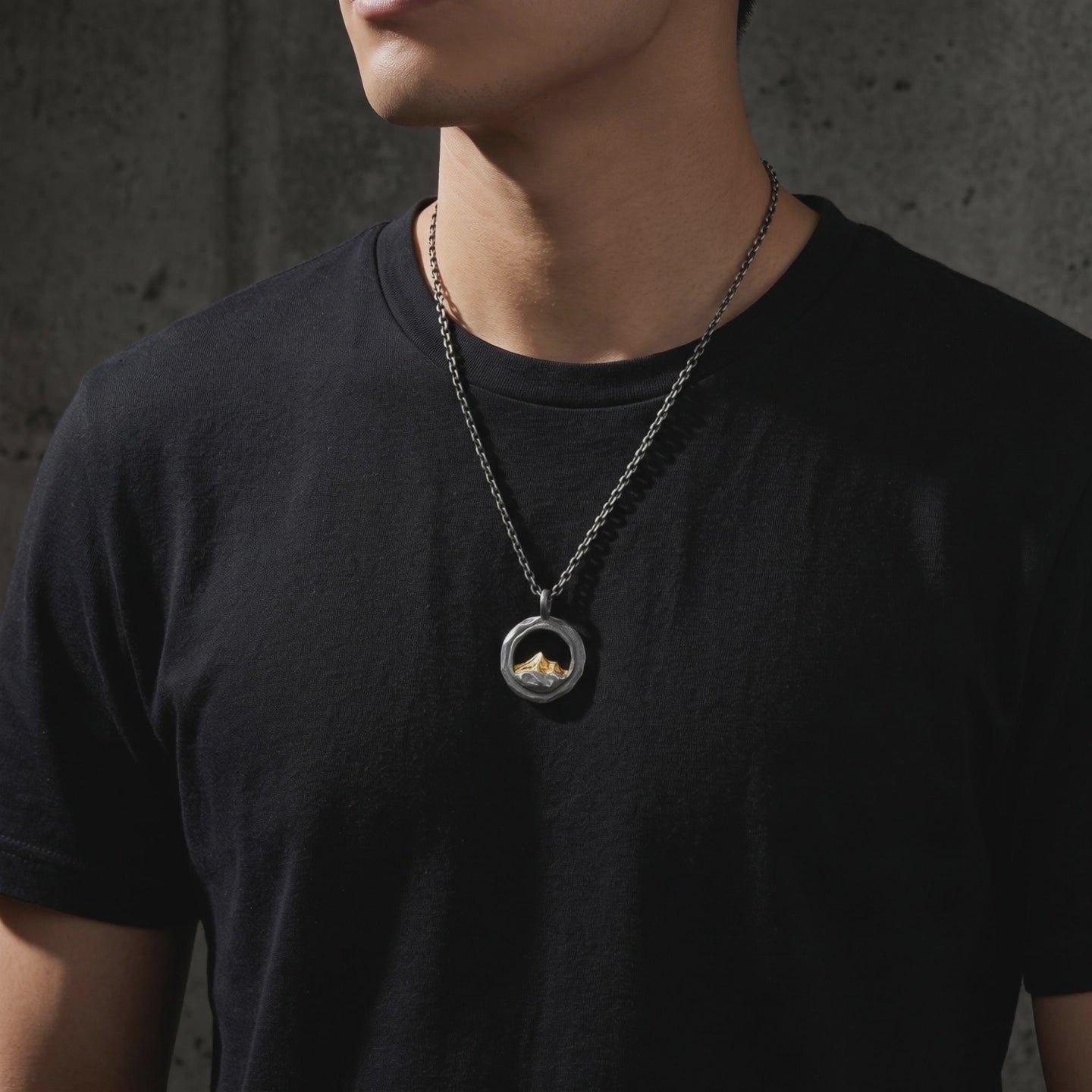 YLQ49962-Necklace lifestyle video
