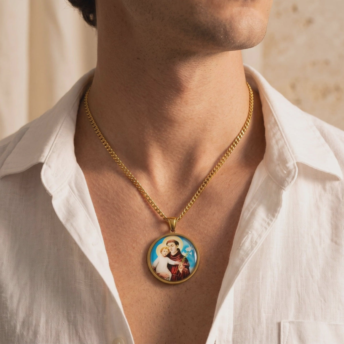 YLQ50597-Necklace lifestyle video