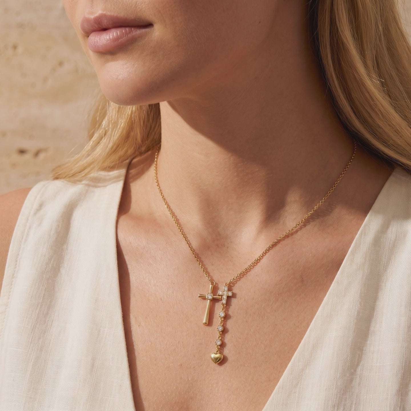 YLQ49585-cross necklace lifestyle video