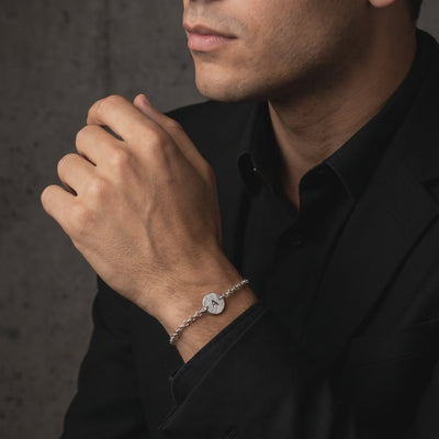 YLQ50225-bracelet lifestyle video