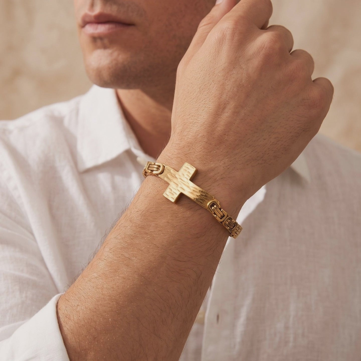 YLQ49819-bracelet lifestyle video