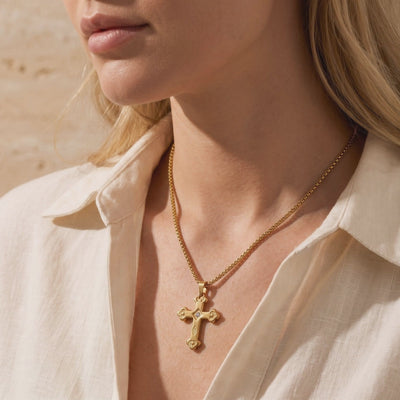 YLQ49600-cross necklace lifestyle video