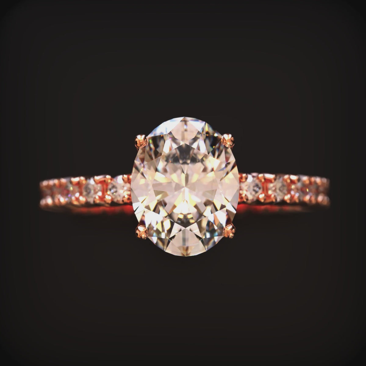 A video of the Amorette 14K solid gold ring with oval moissanite.
