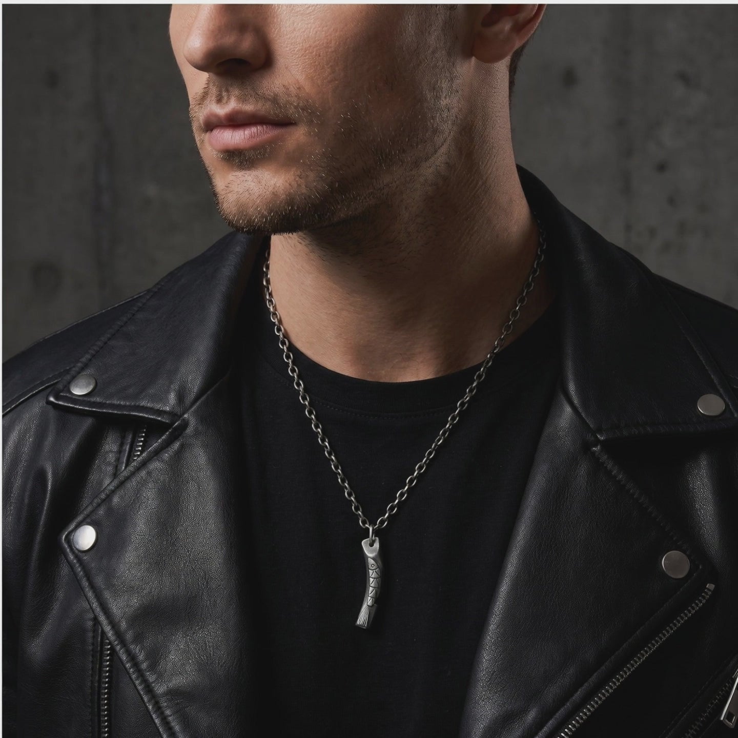 YLQ49959-Necklace lifestyle video