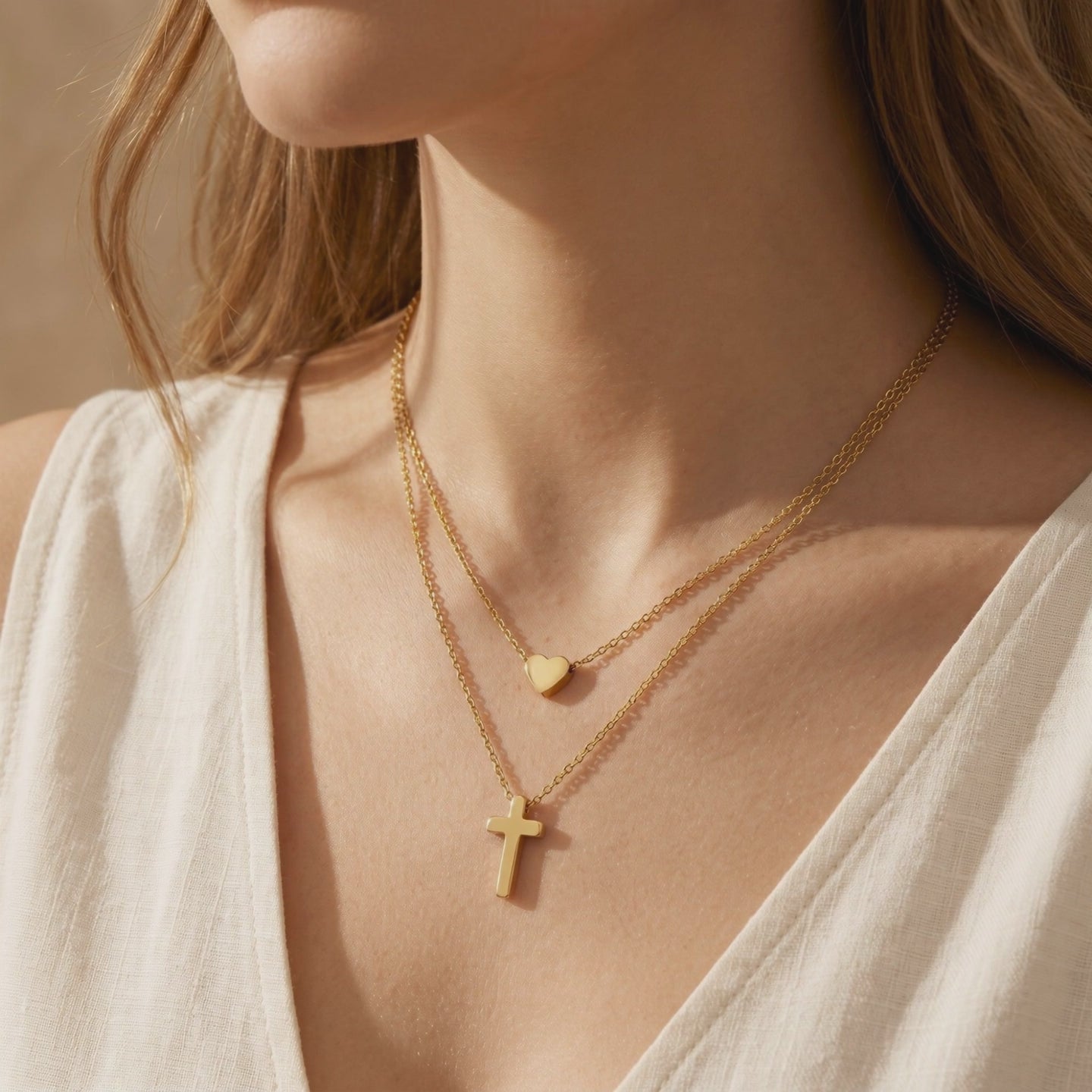 YLQ49566-cross necklace lifestyle video