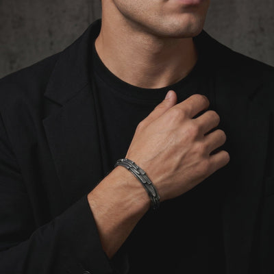 YLQ50090-bracelet lifestyle video