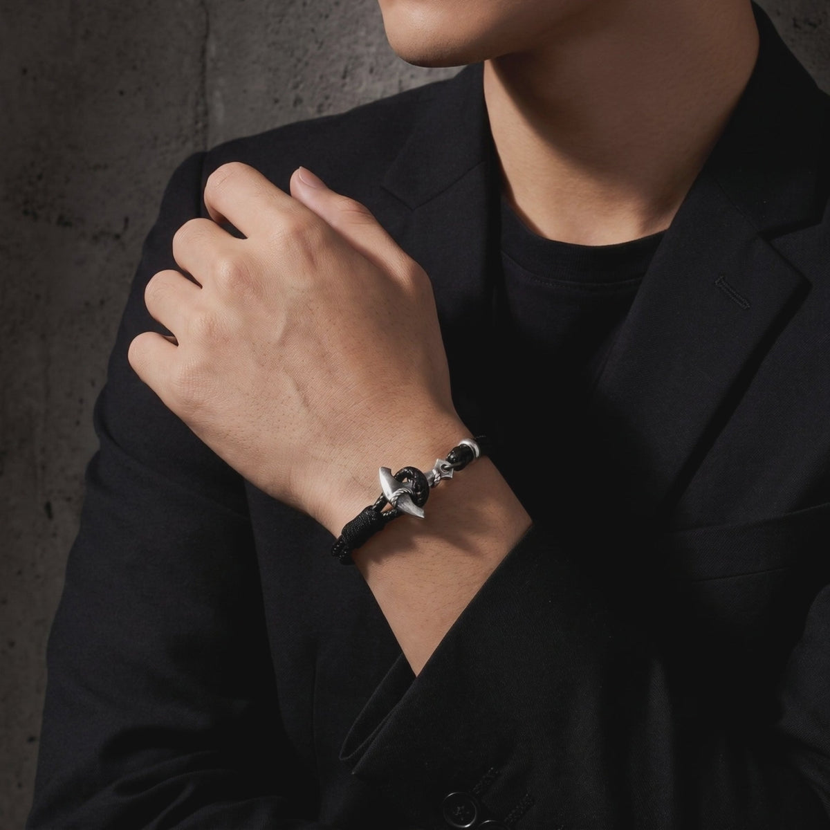 YLQ50067-bracelet lifestyle video