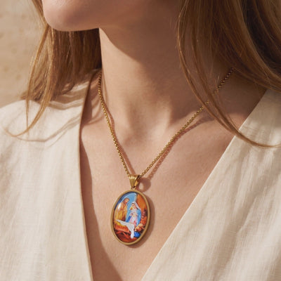 YLQ50595-Necklace lifestyle video