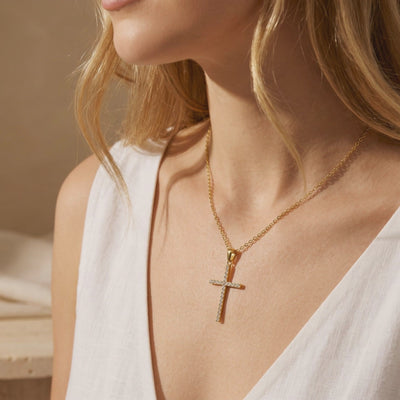YLQ49553-cross necklace lifestyle video