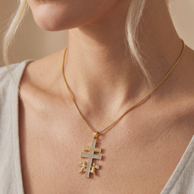 YLQ49668-cross necklace lifestyle video