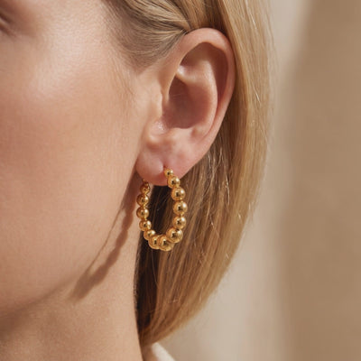YLQ49221-earrings lifestyle video
