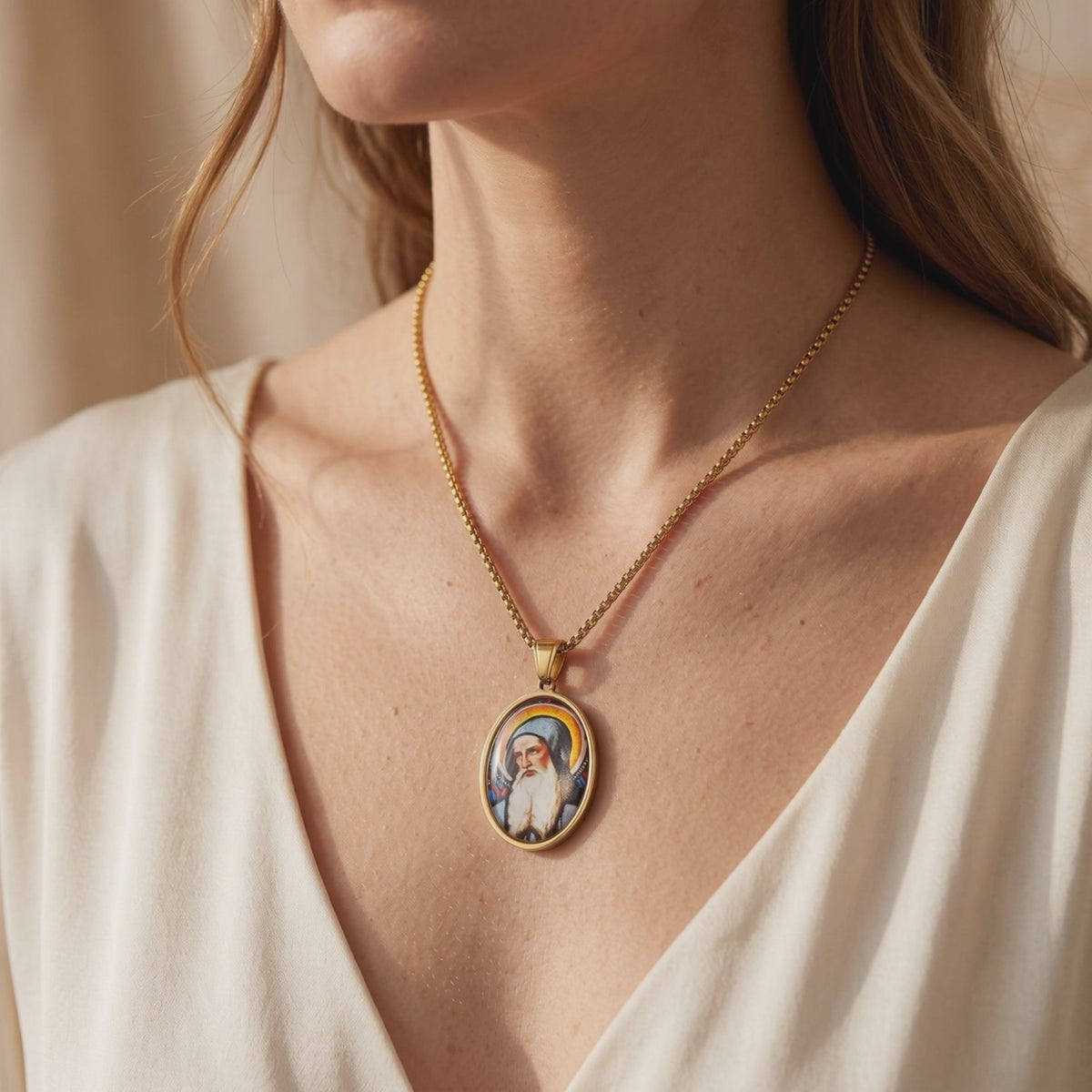 YLQ50601-Necklace lifestyle video