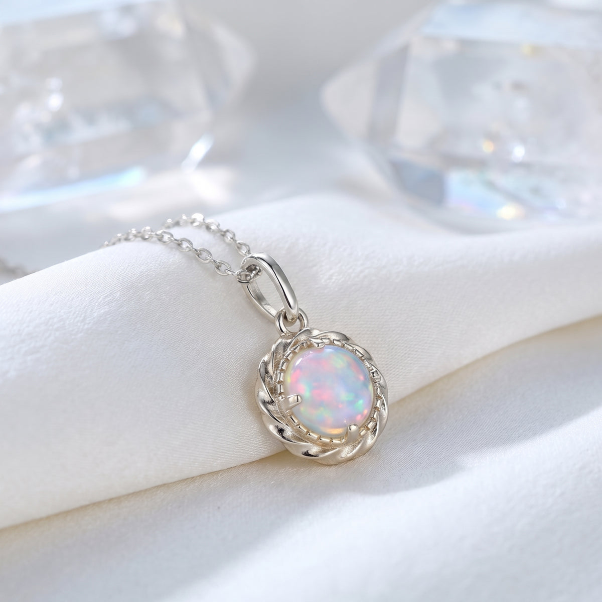 the-valyria-round-necklace in silver finish
