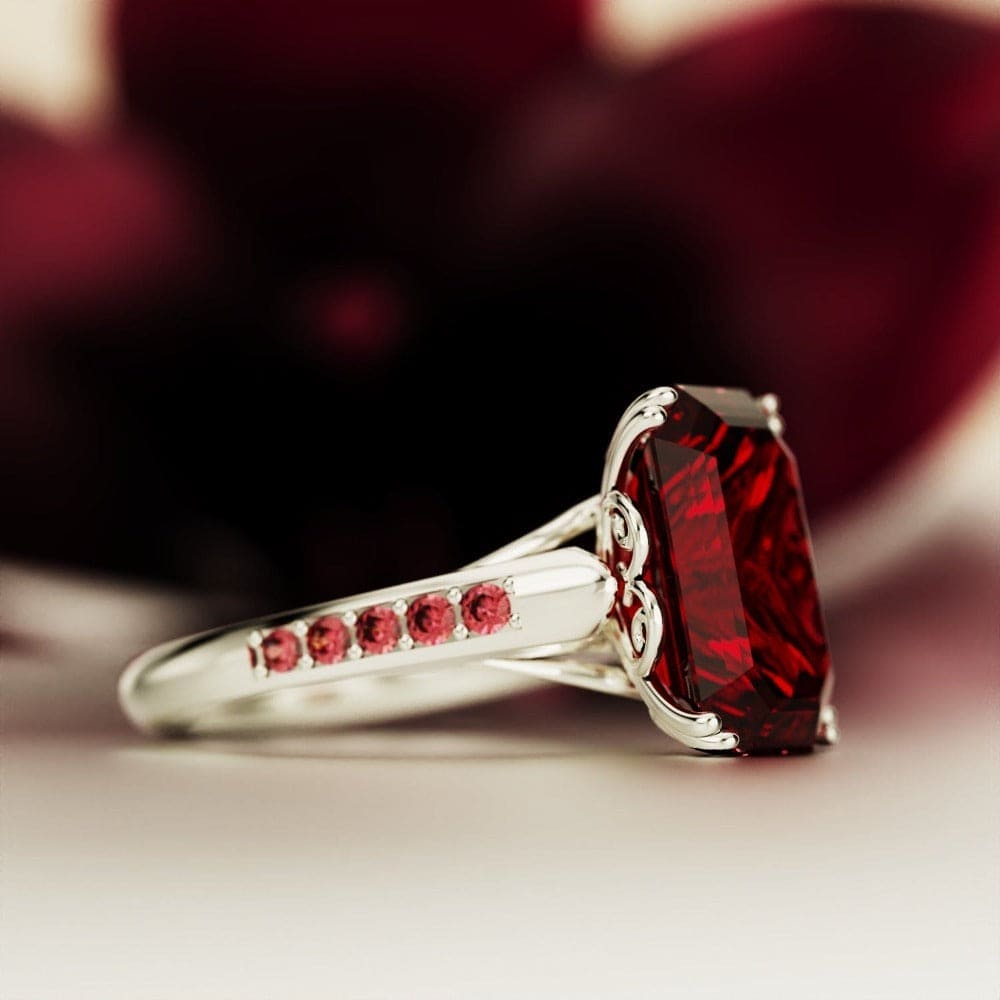 Red Dream: Emerald-Cut Garnet Sculpted Ring - S925 Sterling Silver